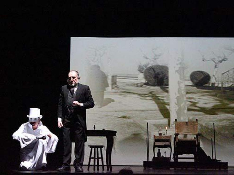 La clásica obra de Dickens 'Cuento de Navidad', en el Teatro de las Esquinas.