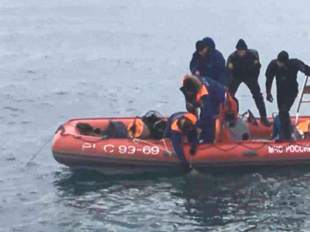 Imagen tomada de un vídeo y cedida hoy, 27 de diciembre de 2016, por el Ministerio de Emergencias de Rusia