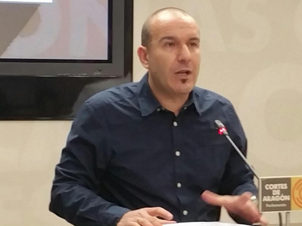 El diputado de Podemos Carlos Gamarra, este jueves en rueda de prensa.