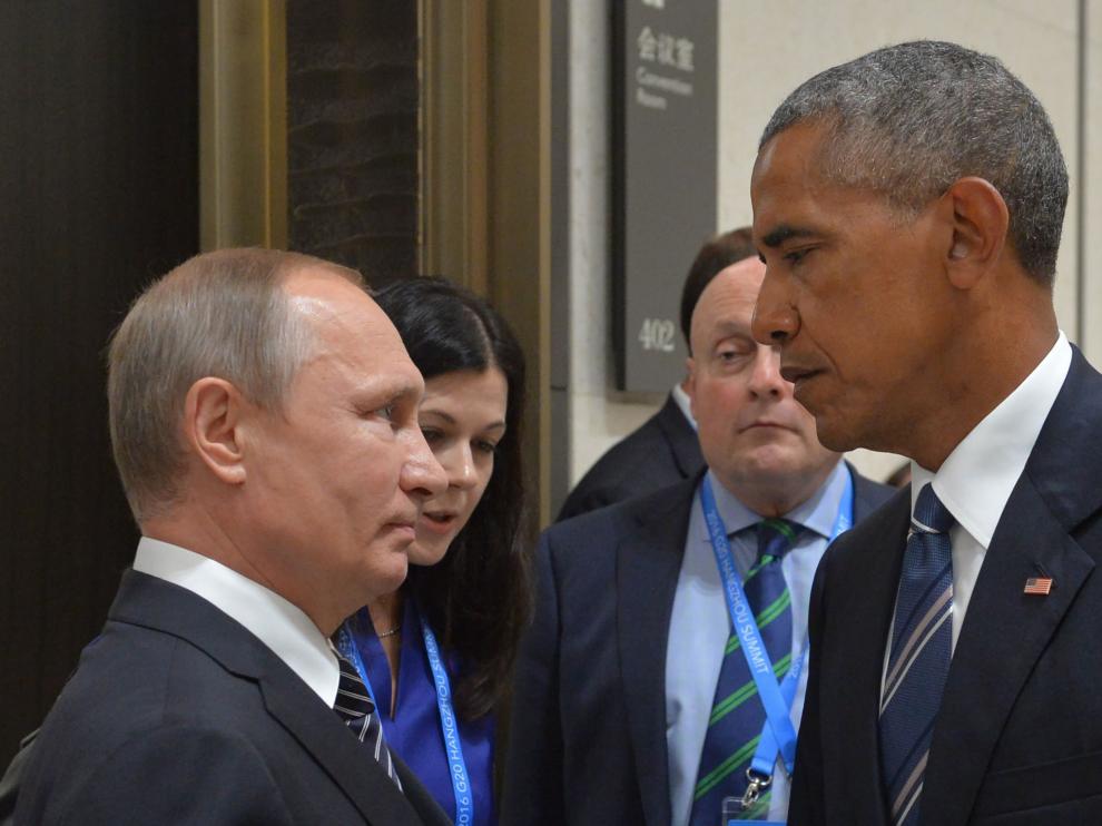 Foto de archivo de Obama y Putin.