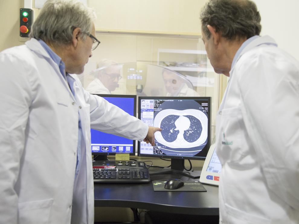 Una consulta de exploración clínica enfocada a las enfermedades pulmonares del Hospital Quirónsalud Zaragoza.