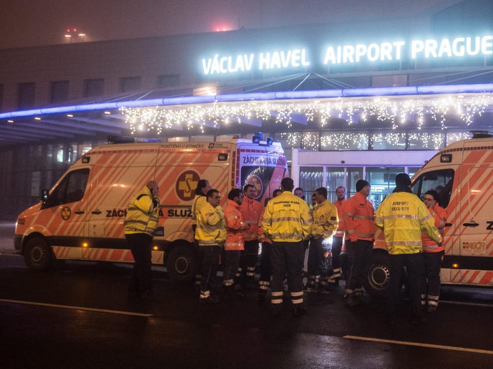 El avión aterrizó de emergencia en Praga.