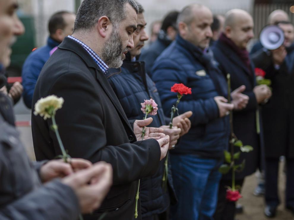 La comunidad turca de Berlín rinde homenaje a las víctimas.