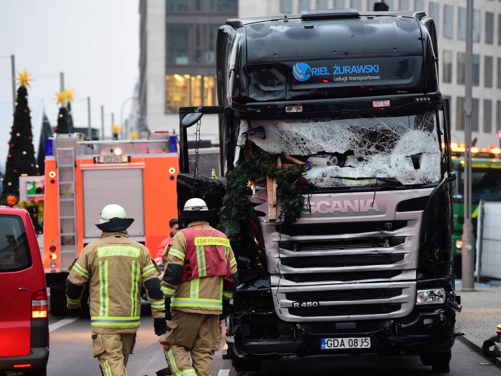 El camión que Anis Amri usó para estrellarse contra el mercadillo navideño en Berlín.