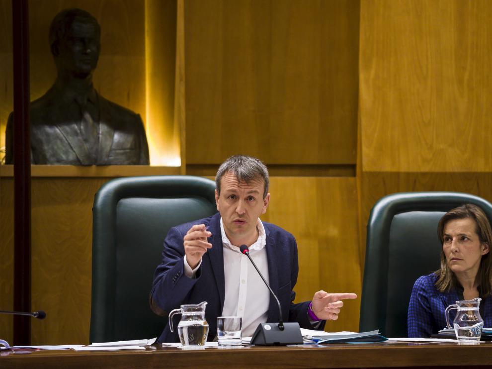 Fernando Rivarés, junto a la directora general de Economía, Ana Sanromán, el pasado mes de noviembre.