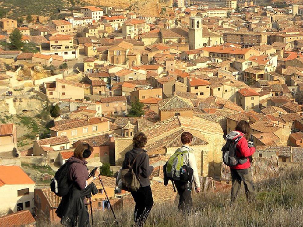 El programa propone conocer la comarca practicando senderismo.