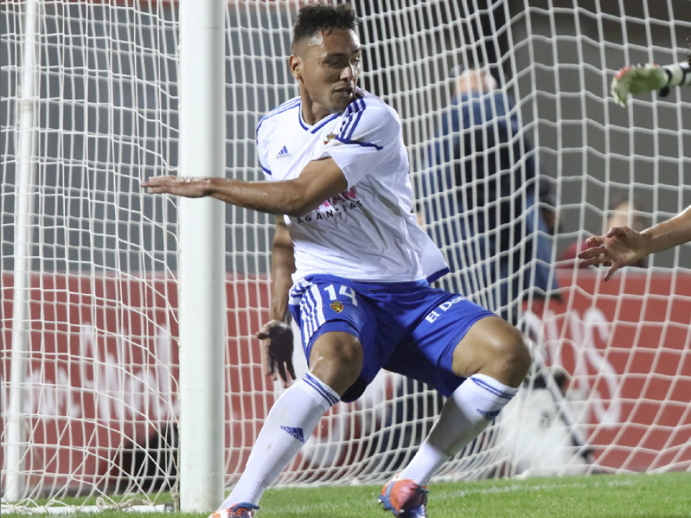 Marcelo Silva, en una acción defensiva en el partido jugado en Mallorca.