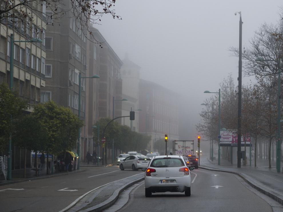 Foto de archivo de niebla en Zaragoza