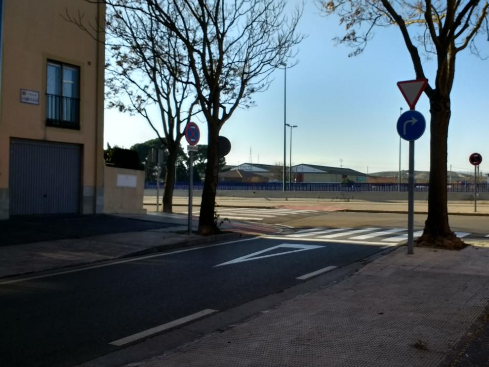 Cruce de las calles Autonomía de Aragón y José Ramírez, en La Cartuja Baja