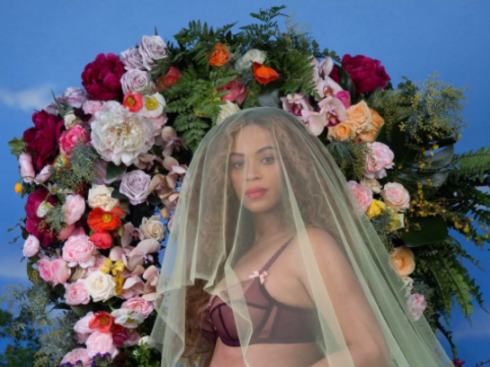 Beyoncé, en la foto de Instagram con la que anunció su embarazo.