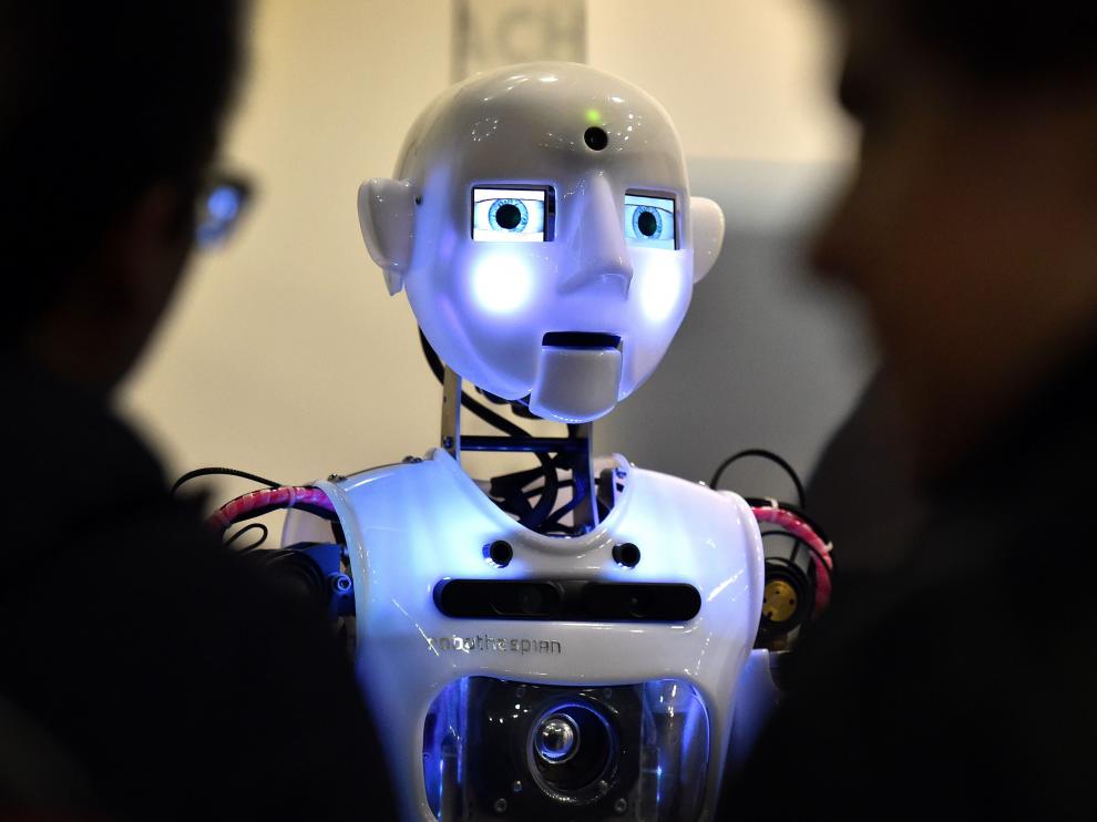 Ante la incertidumbre que generan los robots, quieren que se dote de un arsenal jurídico que proteja a los ciudadanos.