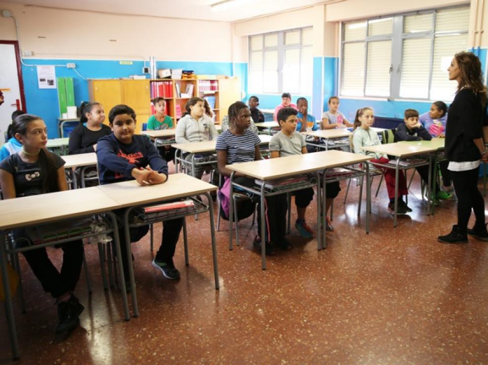 Alumnos del Ramiro Soláns, en una sesión de mindfulness.