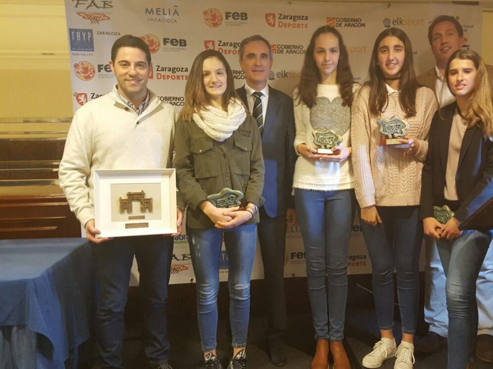 Víctor Lapeña, Alejandra Mastral, Javier Sierra, Ariadna Termis, Claudia Langarita, Freddy Gimeno y Zoe Hernández.