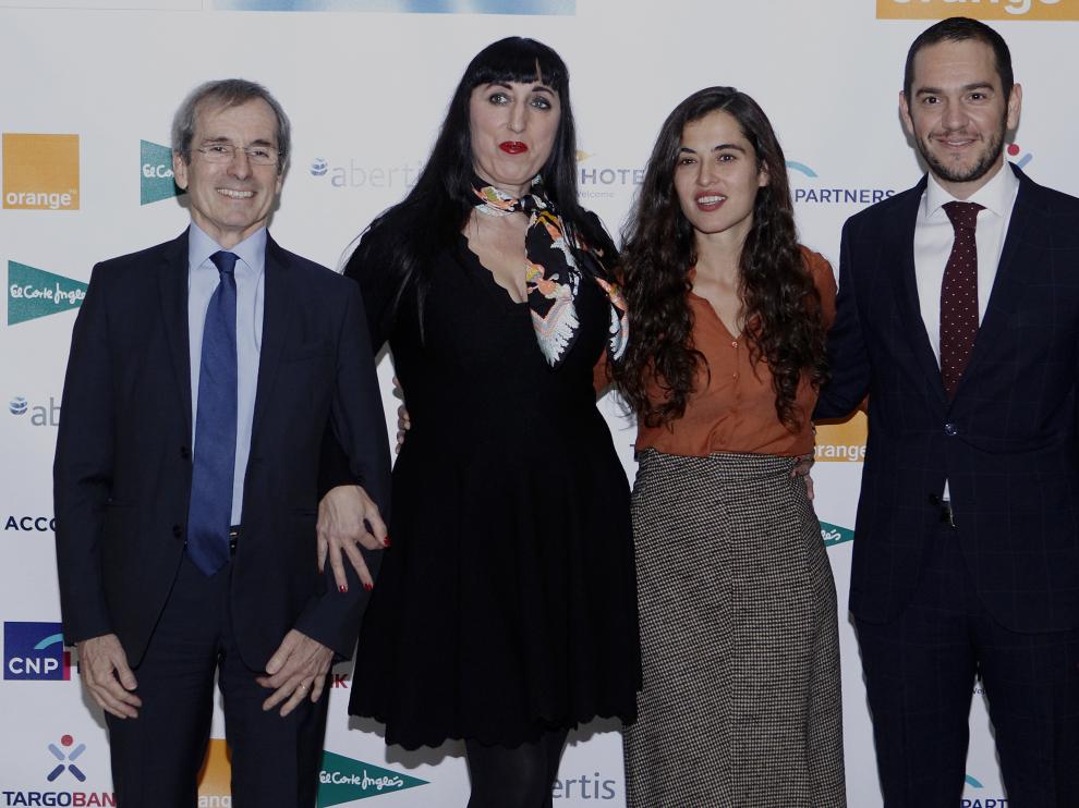 El embajador francés en España, Yves Saint-Geours, junto al director del Instituto Francés de España Nicolas Kassianides, la actriz Rosy de Palma y la cantante Silvia Pérez Cruz, embajadoras de la nueva temporada cultural francesa en España