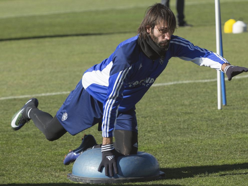 Samaras se ejercita en la Ciudad Deportiva del Real Zaragoza.