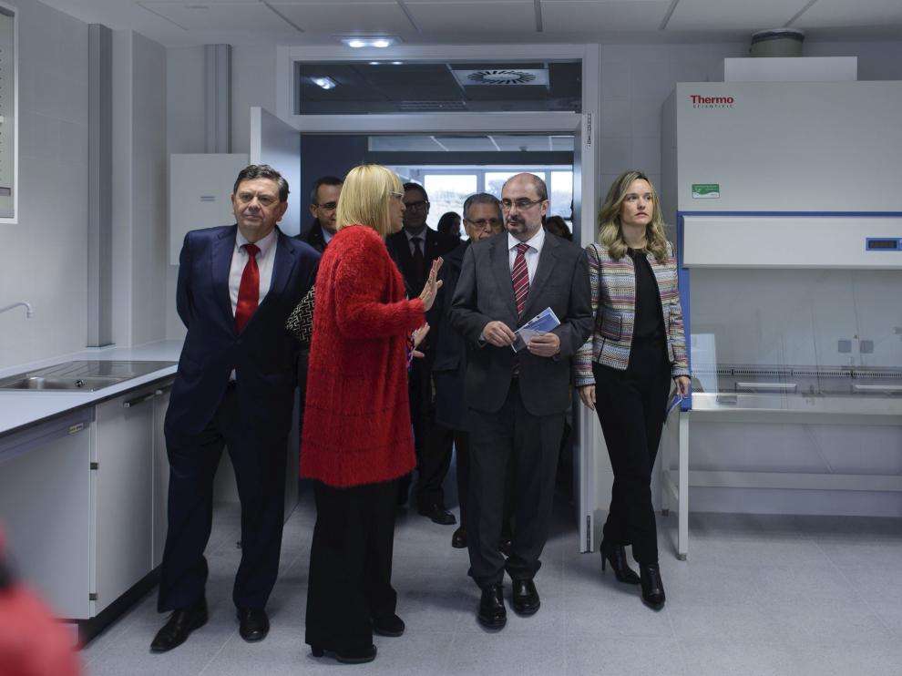 Imagen de la inauguración de la incubadora de empresas de la Universidad, hace justo un año, con el presidente Javier Lambán y la consejera Pilar Alegría, acompañados del exrector, Manuel López, y la vicerrectora Pilar Zaragoza