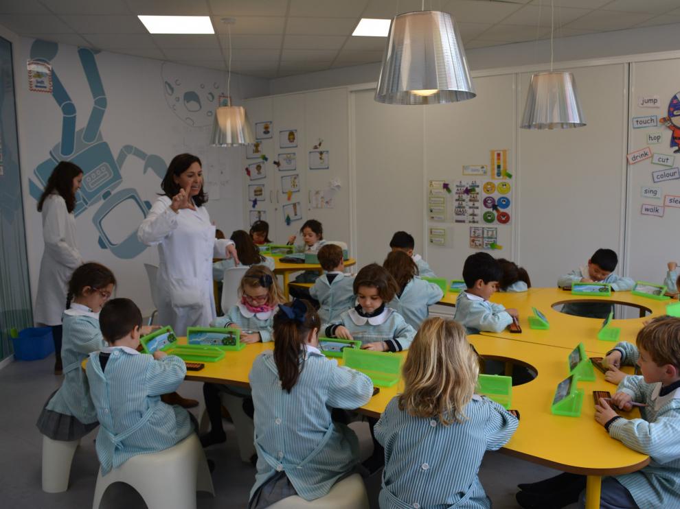 Mental Arithmetic System (UCMAS). Clase de ábaco en 3º de infantil.
