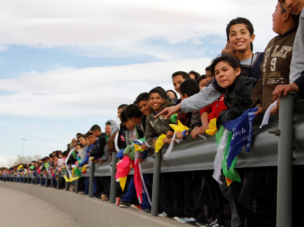 Cadena humana para protestar contra los planes de Trump..