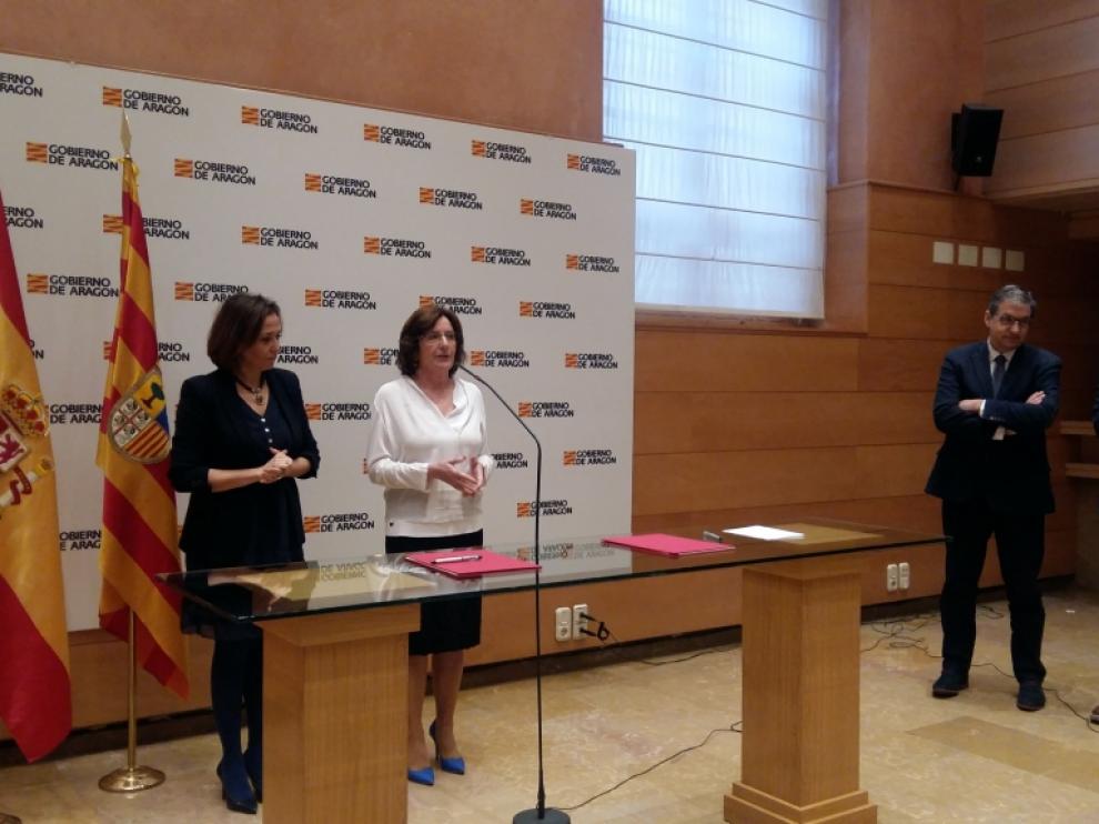 Firma del convenio entre las consejerías de Educación y Ciudadanía.