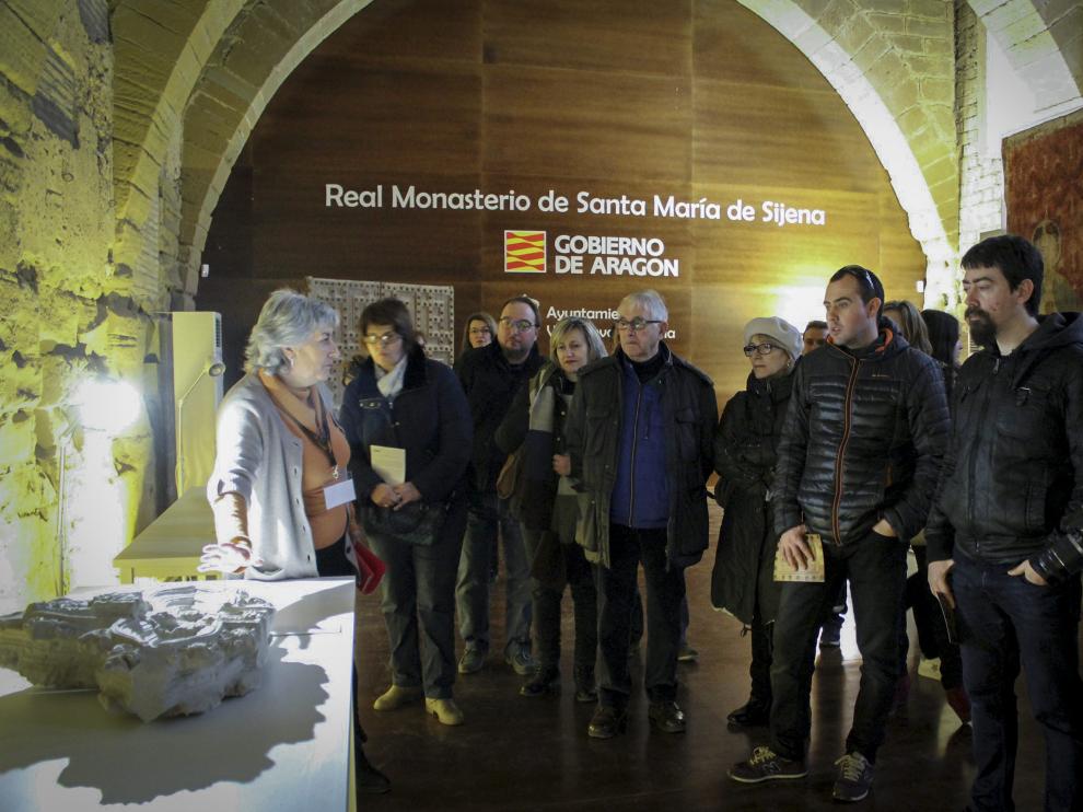 Una visita guiada a la exposición del monasterio de Sijena