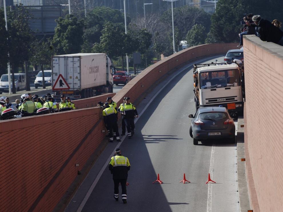Los Mossos d´Esquadra han detenido al conductor de un camión robado que conducía en dirección contraria.