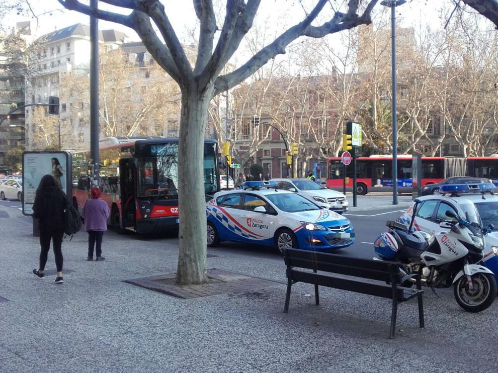 Agentes de la Policía Local ha acudido al lugar del accidente