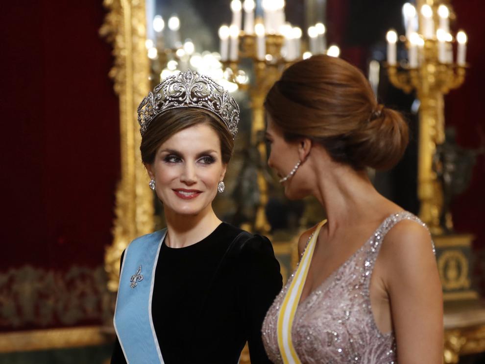 Cena de gala de los Reyes por la visita del presidente argentino y su esposa