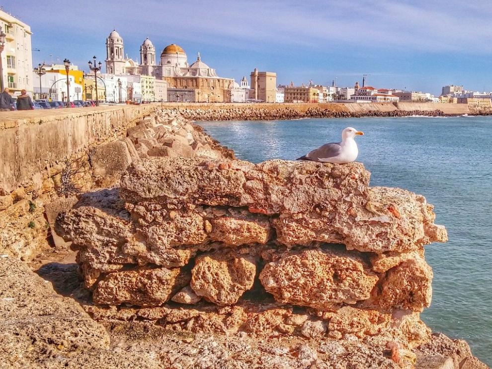 La ciudad más antigua de España mira siempre al mar.