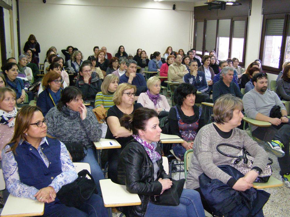 El IES Tubalcaín consiguió reunir a un centenar de progenitores de alumnos para la charla.