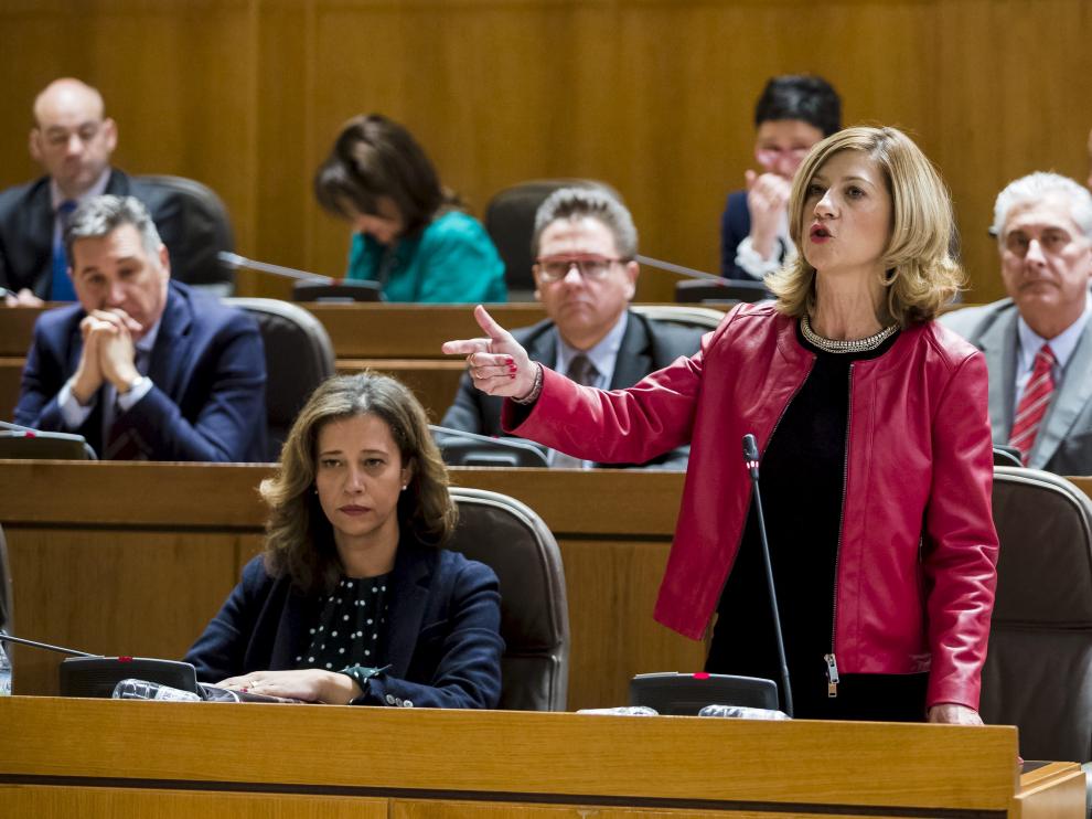La portavoz del PP, Mar Vaquero, en la sesión de control al Gobierno, ayer en las Cortes.