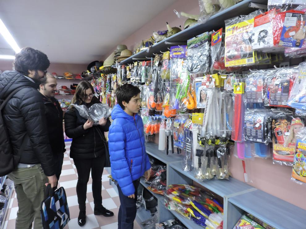Los más pequeños se preparan para el carnaval de Huesca