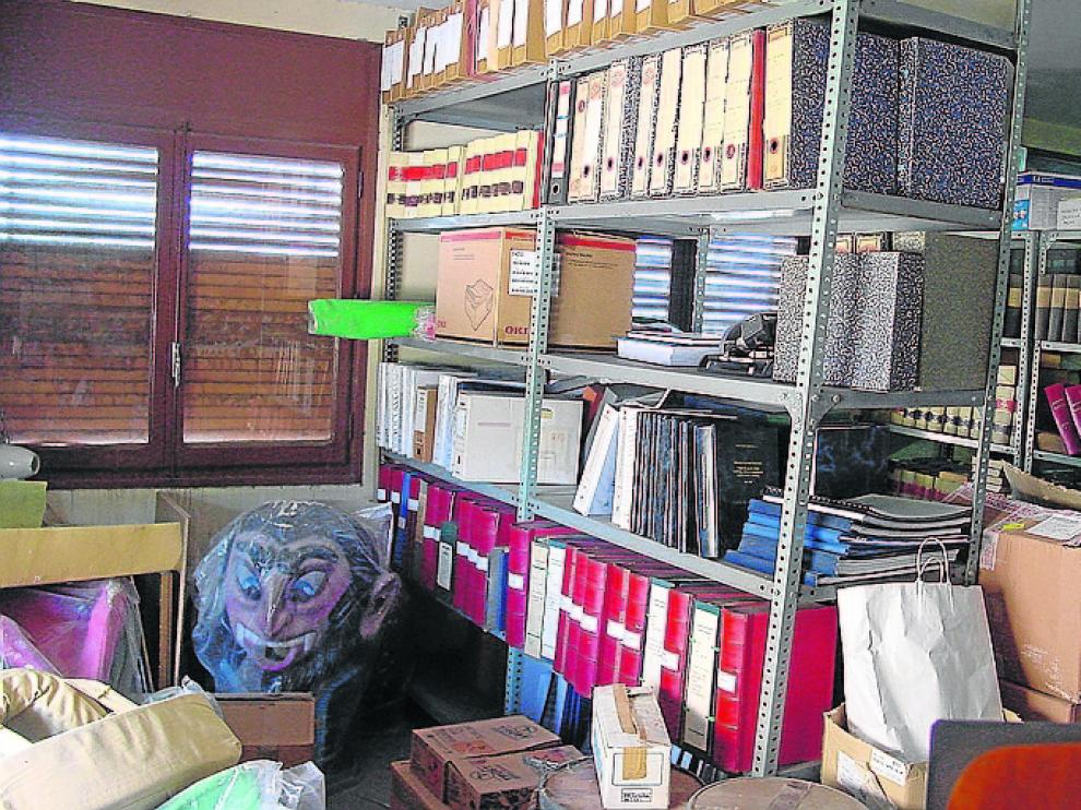Depósito y almacén de documentos en Escatrón.