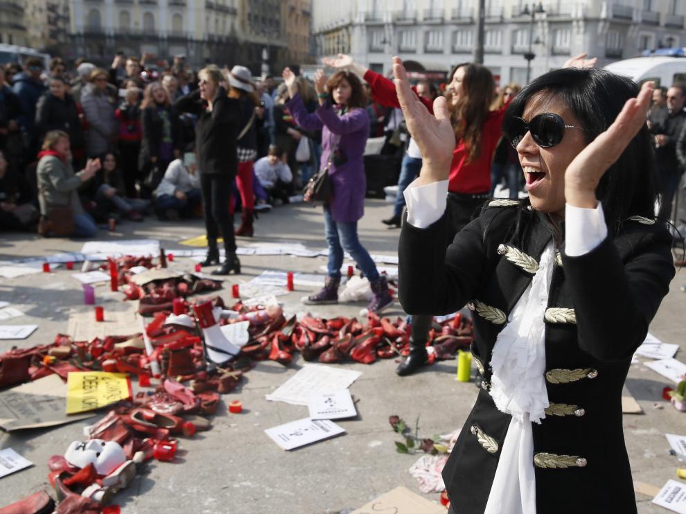 Movilización en apoyo a las ocho mujeres que llevan 17 días en huelga de hambre contra la violencia de género.