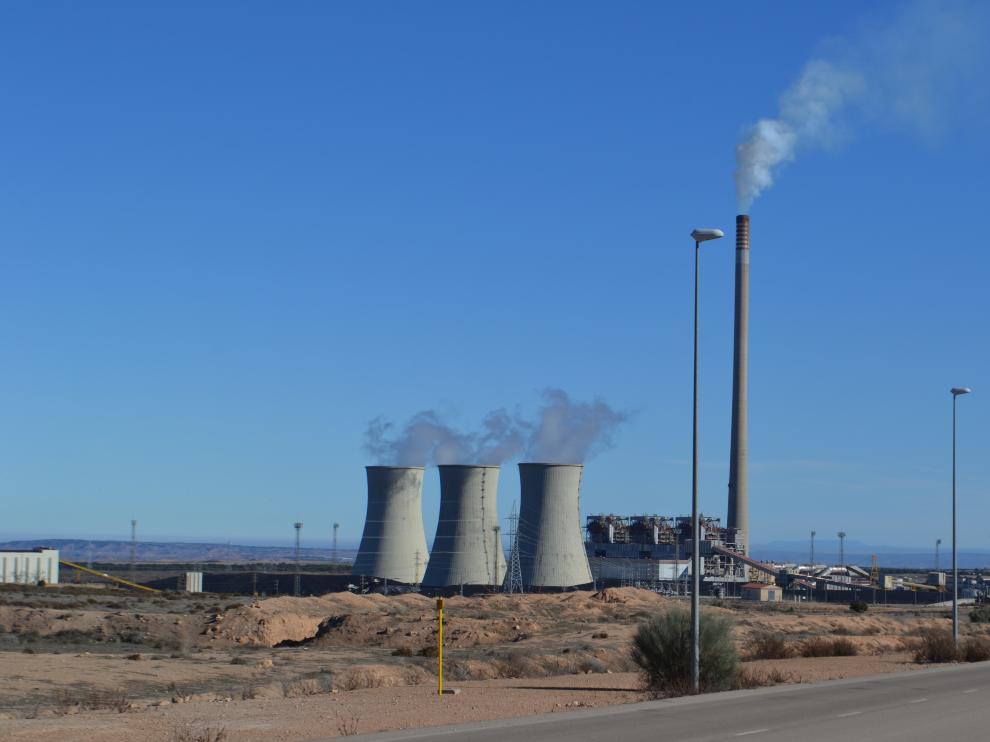 A pleno rendimiento. La central térmica de Andorra lleva todo el año funcionando a pleno rendimiento. La actividad, además, está garantizada durante 2017 y 2018 ya que Endesa y Samca firmaron un contrato de compraventa de más de 2 millones de toneladas de carbón autóctono.