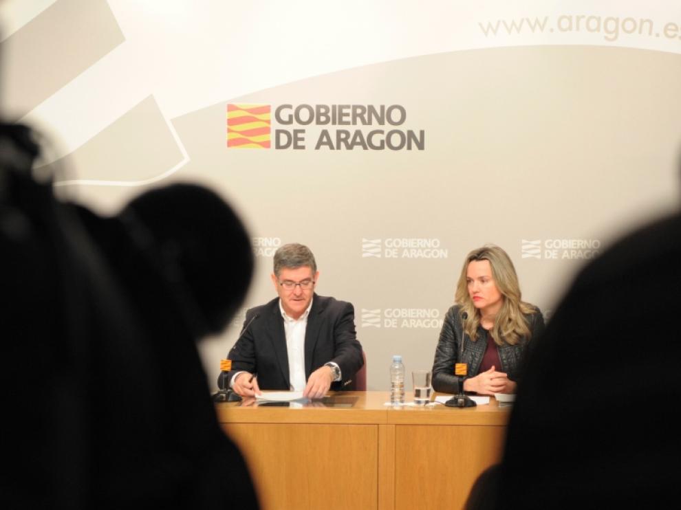 Vicente Guillén y Pilar Alegría, este martes durante su comparecencia tras el Consejo de Gobierno.