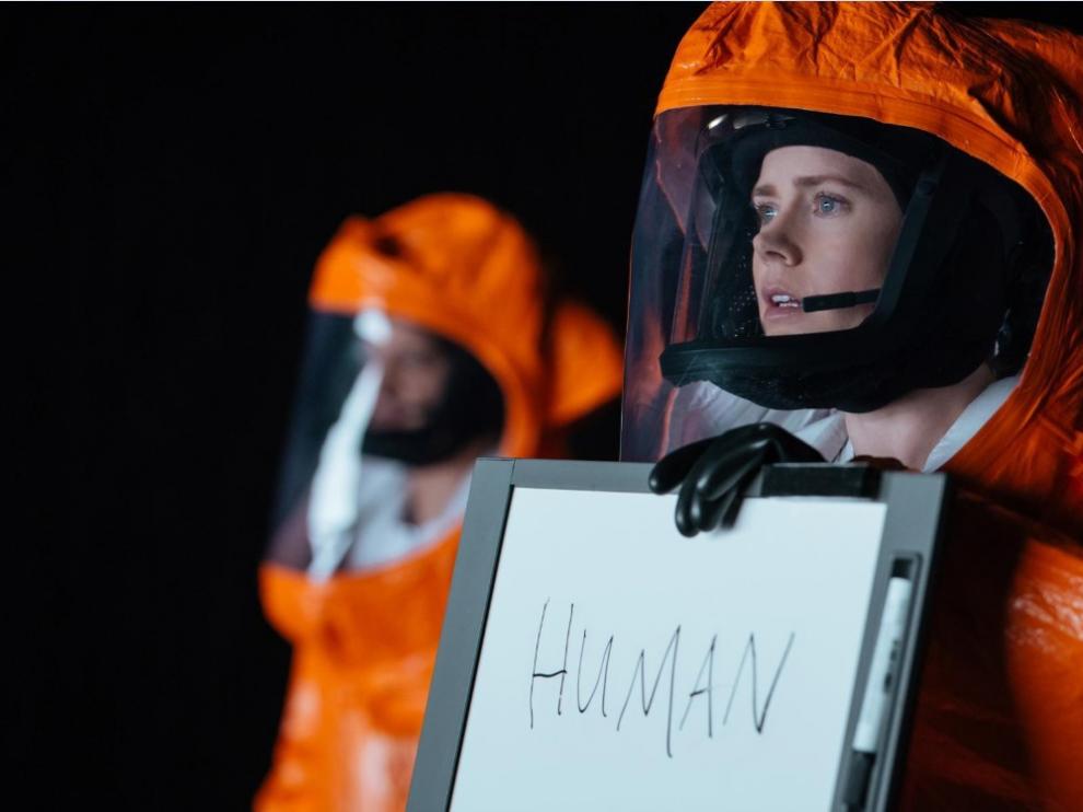 En 'La llegada', una experta lingüista intenta aprender a comunicarse con los alienígenas que han llegado a la Tierra