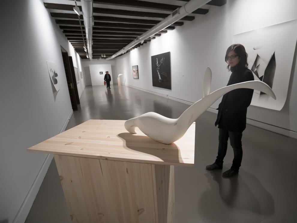Esculturas y dibujos de Carlos Domingo que se exponen en el Museo de Teruel.