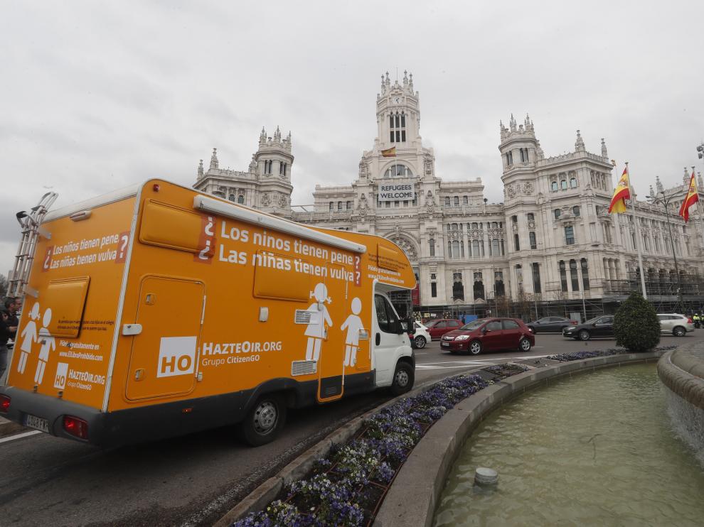 Imagen de la caravana recorriendo el centro de Madrid.