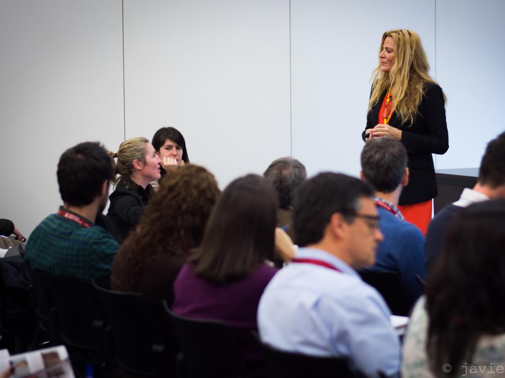 La 'coach' y socia fundadora de In crescendo, Nuria Sáez, en una formación para profesionales y directivos.