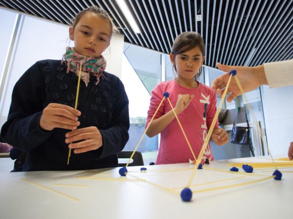Los talleres de 'Una ingeniera en cada cole' llegan a primaria