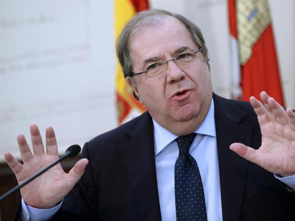 El presidente de la Junta y del PP de Castilla y León, Juan Vicente Herrera, en rueda de prensa.