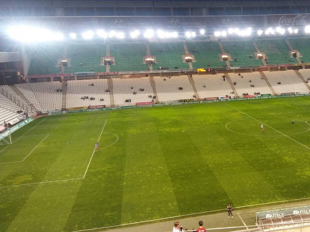 El estadio Arcángel de Córdoba, en los momentos previos al partido.