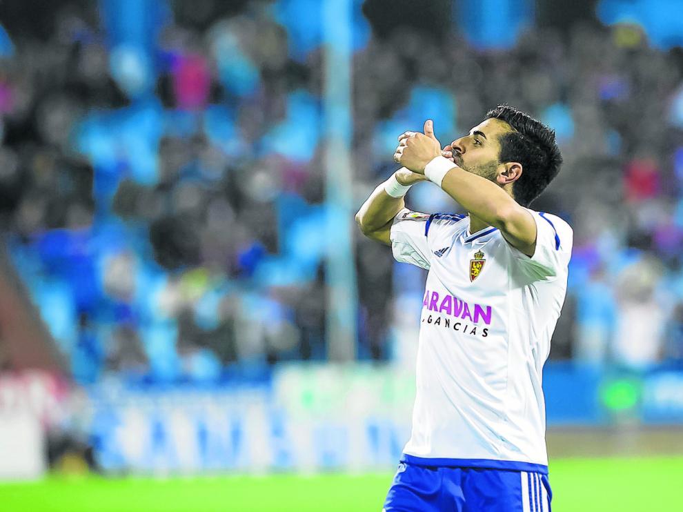 Ángel celebra uno de sus 21 goles de la temporada.