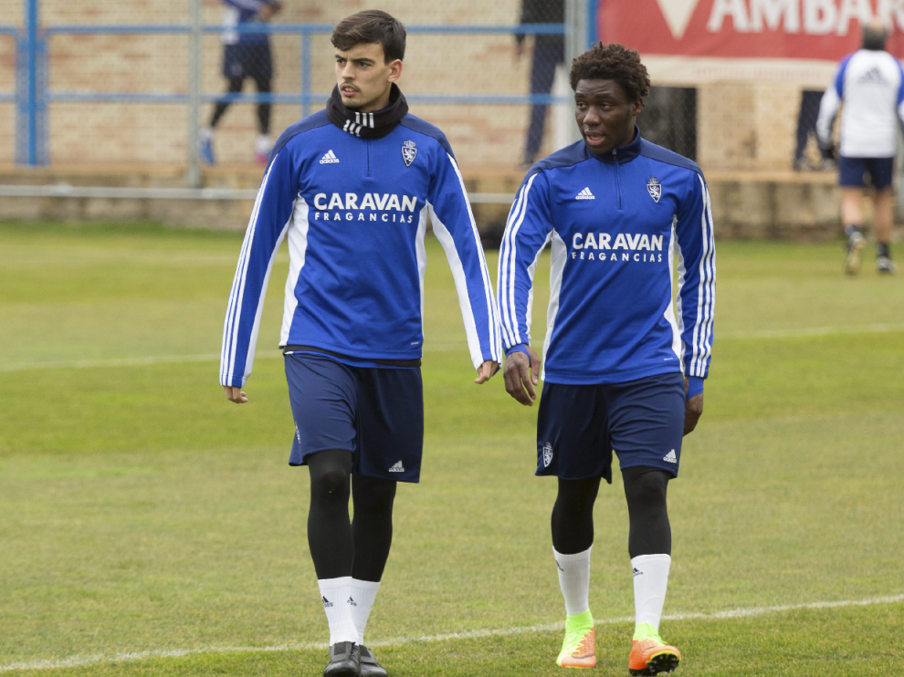 Edu Bedia y Dongou, juntos en el campo de entrenamientos de la Ciudad Deportiva.