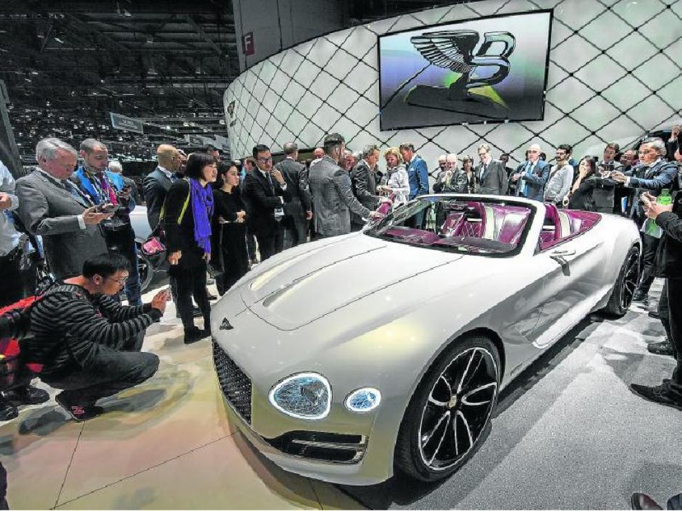 Espectacular lució el nuevo New Bentley Super Sports presentado en el Salón del Automóvil de Ginebra el pasado martes.