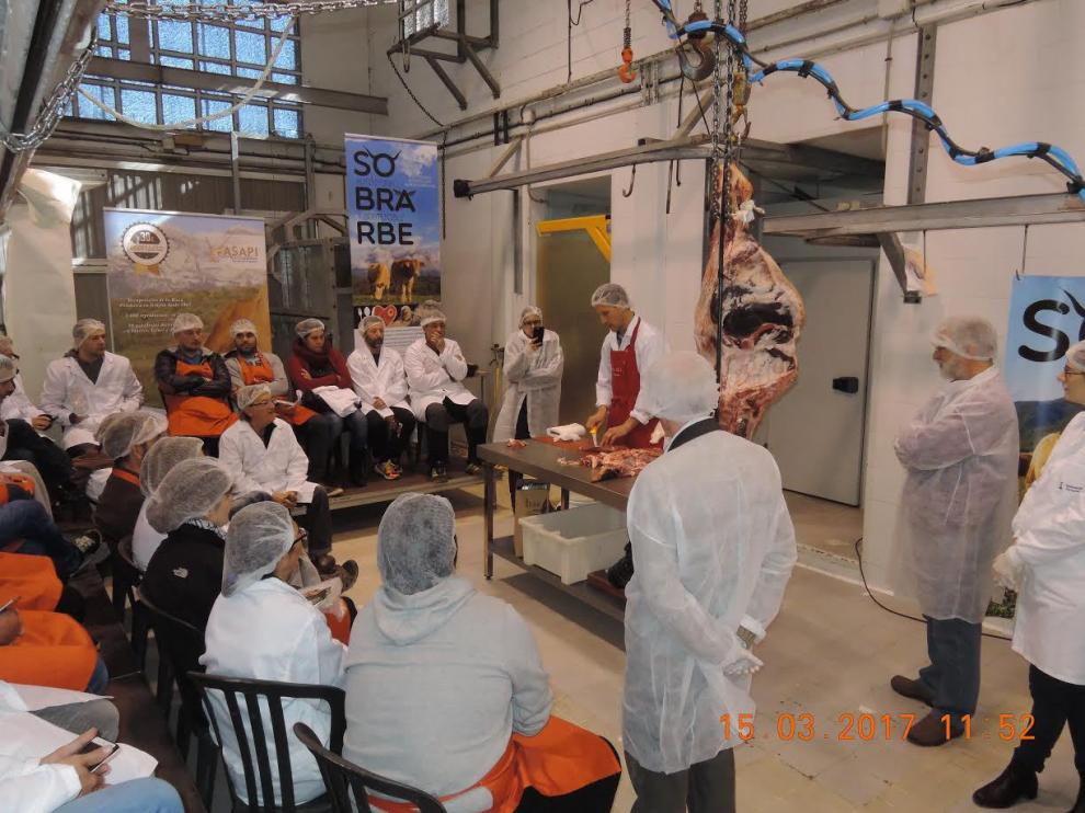 Taller de despiece de la iniciativa 'Sobrarbe autóctono y sostenible'.