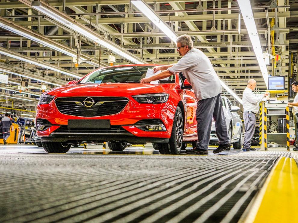 Los tres primeros nuevos Insignia fabricados en Alemania