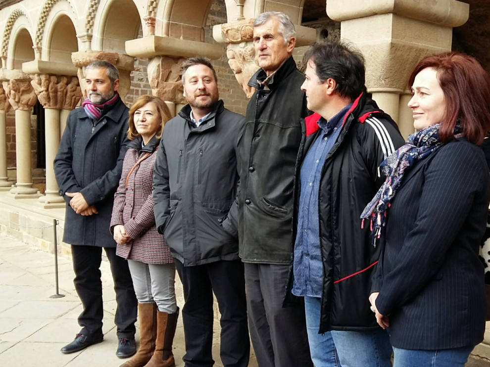 José Luis Soro durante su visita al panteón real de San Juan de la Peña.
