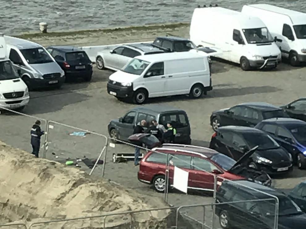 Imagen de la detención del hombre que intentó atropellar a una multitud en Amberes