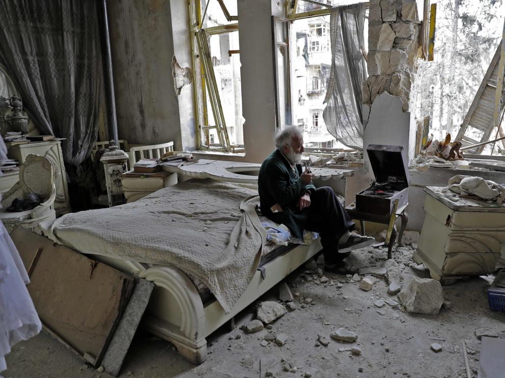 Mohammed Mahiedine Anis protagoniza la foto que se ha convertido en un símbolo de la guerra en Siria